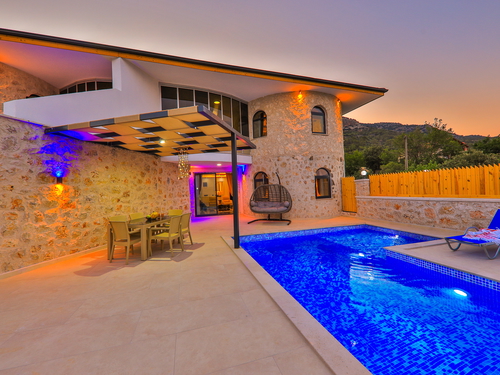  gece  -  Kasım
  | Seydikemer Karadere’de Hamamlı ve Isıtmalı Havuzlu Lüks Villa